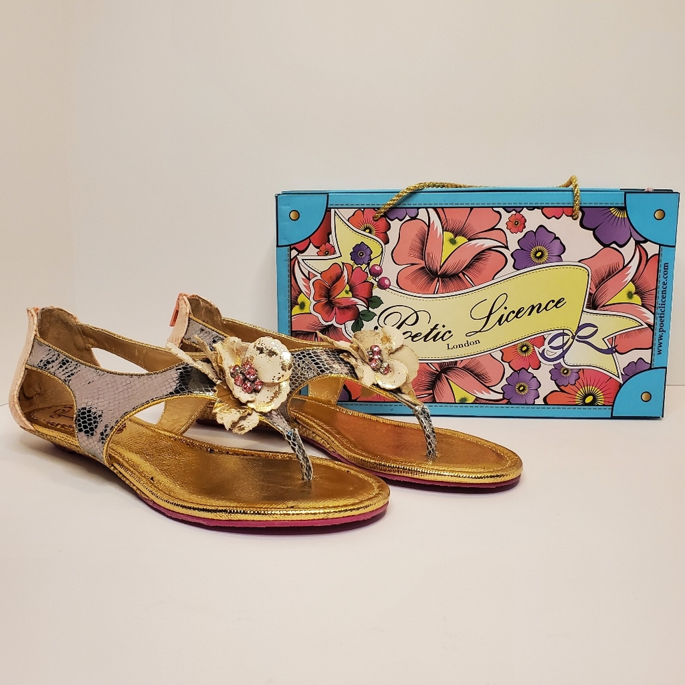Poetic Licence Women 9.5 Island Surprise Silver Gold Snake Metallic Flat Sandals